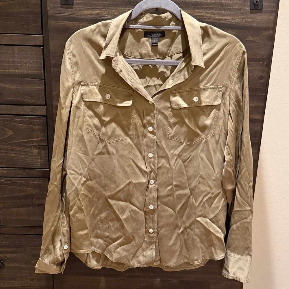 J.CREW Olive Gold Silk Button-Up Blouse with front pockets Size 8